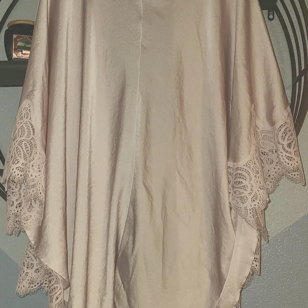 Victoria's Secret Cover-up/Robe - Picture 4 of 11